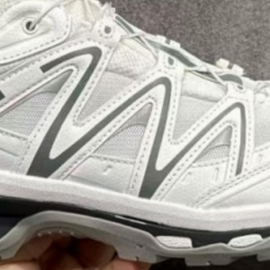 Venta al por mayor de fábrica: Zapatillas deportivas blancas de moda, transpirables, con suela gruesa y características de aumento de altura. Estilo veraniego. - Product Image 2