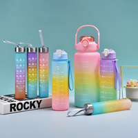 Bouteilles d'eau créatives anti-déversement de couleurs assorties, lot de trois bouteilles de 1 gallon avec marqueur de temps motivant