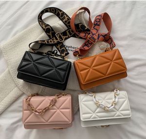 Fashionable International Chain Handbag Versatile and Small <b>Square</b> Bag and Crossbody Bag for Women - Product Image 1