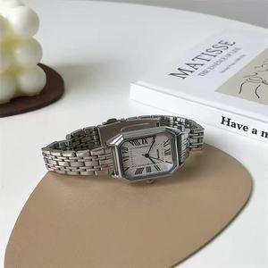 Orologio di alta qualità in acciaio inossidabile personalizzato da fabbrica <span class=keywords><strong>cinturino</strong></span> in <span class=keywords><strong>pelle</strong></span> orologio da <span class=keywords><strong>donna</strong></span> regolabile da <span class=keywords><strong>donna</strong></span> orologio al quarzo - Product Image 3
