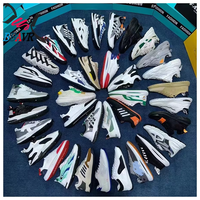 Chaussures d'occasion à prix de liquidation, chaussures de seconde main pas chères en stock, chaussures de marque usagées en balles à vendre du Royaume-Uni