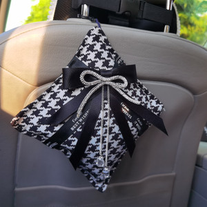 Bolsa de carbón de bambú con diseño de pata de gallo y flores secas, ambientador para coche con eliminación de formaldehído y eliminación de olores. - Product Image 4
