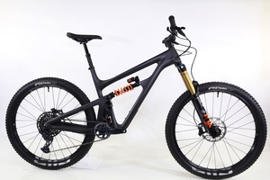 จักรยานเสือภูเขา YC รุ่นใหม่ ปี 2022 โครงคาร์บอนไฟเบอร์ ตะเกียบอลูมิเนียม เบรคไฮดรอลิกดิสก์ 12 สปีด ล้อ 29 นิ้ว โครงกันกระแทกเต็มระบบ ด้านหลัง - Product Image 2