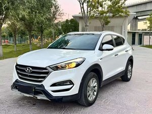 Hyundai <span class=keywords><strong>Tucson</strong></span> 280TGDi DCT 2WD Fashion Edition 2015 <span class=keywords><strong>Bianca</strong></span>, Auto Usata a Benzina Efficiente nei Consumi per Pendolarismo Urbano e Famiglia - Product Image 1