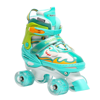 Nouveaux Patins à Roulettes Quad Respirants 2026 pour Enfants avec Roues Lumineuses en PU et Panneau Supérieur en Maille Découpé au Laser Motif Requin