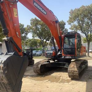 Excavatrice sur chenilles Doosan DX300 d'occasion, 30 tonnes, pelle hydraulique lourde, modèle 2020, moteur 151KW, pompe, Corée, carrière, mine - Product Image 2