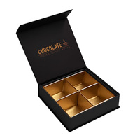 Boîte à chocolat en carton rigide de luxe imperméable carrée personnalisée Fermeture magnétique Poignée Conception personnalisée pour l'emballage cadeau