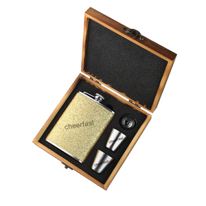 Flacon à liqueur en acier inoxydable avec impression personnalisée, étanche, doré, 6 oz, cadeau de mariage, flacon pour alcools - Product Image 1
