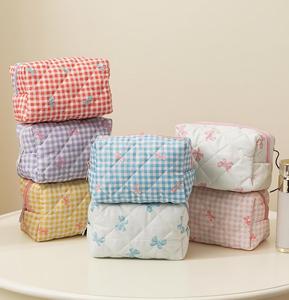 Robuste Kosmetik tasche aus Baumwolle Tragbare Reisesp eicher ung mit Reiß verschluss Klassisches Muster Modischer Wasch beutel für den Außenbereich - Product Image 1