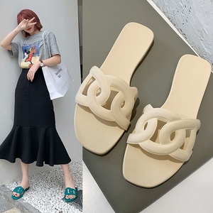 Sandalias de gelatina de fondo plano de verano para mujer familiar, nariz de cerdo roja para zapatillas con estilo de plataforma, salida directa de fábrica - Product Image 3