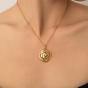 Collar de Moda para Mujer Chapado en Oro de 18K de Lujo, Collar con Colgante de Aro en Espiral de Acero Inoxidable - Product Image 2