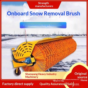 Brosse à neige roulante montée sur véhicule pour l'élimination de la neige sur les routes, entretien hivernal municipal, balayage de la neige, déneigement des routes - Product Image 1