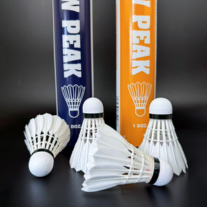 Volant de badminton SNOWPEAK T2 avec logo personnalisé, vol stable, qualité A+, pour tournois professionnels et clubs, plumes de canard de quatrième qualité - Product Image 5