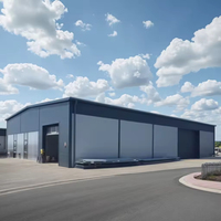 Entrepôt à structure en acier minimaliste avec espace de bureau, bâtiment métallique préfabriqué moderne, hall de stockage professionnel haut de gamme