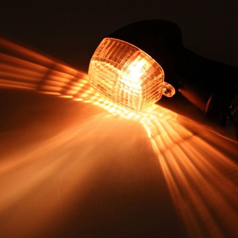 สีเหลืองอำพัน