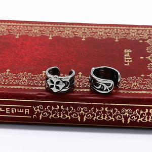yunnique Fashionable Japanese Korean Style Stainless Steel <b>Cuff</b> <b>Earrings</b> Flower Geometric Design For Men Women Jewelry Accessory - Product Image 3