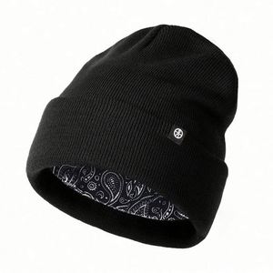 Proveedor Chino de Gorros de Punto de Invierno, Gorro de Color Sólido con Forro de Satén, Personalizable con Logotipo - Product Image 6
