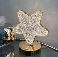Veilleuse LED Lampe de Table en Cristal Étoile, Lampe Décorative d'Ambiance, Fonctionnant sur Piles, Style Moderne, Cadeau Romantique, pour Chambre à Coucher, Chevet, Design Original Créatif