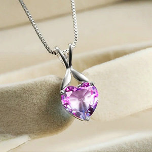 Collana con Ciondolo a Cuore in Cristallo di Ametista, Argento 925 Placcato Rodio, Catena a Maglia Quadrata, Gioiello Romantico da Donna per Uso Quotidiano - Product Image 1