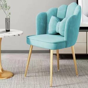 Sedie da soggiorno moderne in velluto dorato di lusso - Product Image 4