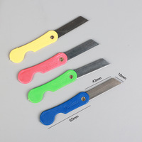 Couteaux pliants en plastique en gros, lames en acier inoxydable, couteaux utilitaires pour étudiants, mini-couteaux à ouvrir les petits colis