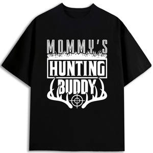 Camiseta para Niños Mommy's Hunting Buddy, 100% Algodón, Manga Corta, Diseño Estampado en la Parte Delantera, Ropa de Caza - Product Image 1