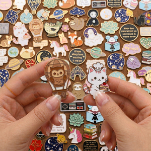Insignias <span class=keywords><strong>de</strong></span> Metal Personalizadas <span class=keywords><strong>de</strong></span> Fábrica, Broches <span class=keywords><strong>de</strong></span> Moda Antiguos y Lindos con Logotipo, Pines <span class=keywords><strong>de</strong></span> Solapa <span class=keywords><strong>de</strong></span> Esmalte Duro y Suave para Días Importantes - Product Image 5