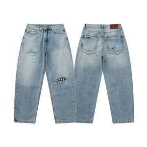 Jeans pour hommes bleu clair délavé à l'acide, déchiré, avec doublure à carreaux et patch, coupe ample et fuselée, style streetwear décontracté pour le quotidien - Product Image 1
