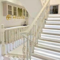 Rampe d'escalier Copper Mansion Modèle 008 - Aluminium moderne, simple et luxueux avec accents blancs et dorés, design rotatif