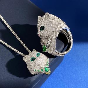 Nuevo Conjunto de Joyería con Forma de <span class=keywords><strong>Lince</strong></span> con <span class=keywords><strong>Ojos</strong></span> de Piedras Preciosas Verdes, Collar, Aretes y Anillo de Circonita Brillante, Conjunto de Regalo de Moda Único - Product Image 3