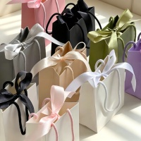 Sac shopping en papier personnalisé avec logo imprimé, sac cadeau de luxe avec poignée en ruban pour parfum, rouge à lèvres, faux ongles, emballage cosmétique