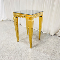 Ensemble de table à manger élégante et moderne en or blanc - Table de banquet rectangulaire avec chaises pour une utilisation en extérieur et en hôtel