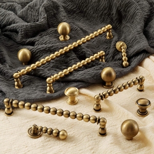 Boutons de meuble vintage en laiton massif de style français du milieu du siècle, poignées rondes pour armoire en cuivre pur, poignées de porte de placard, boutons de tiroir - Product Image 5