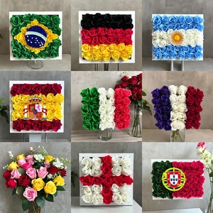 Ghirlanda Floreale Personalizzata a Tema Coppa del Mondo di Calcio, Fiori Artificiali nei Colori della Bandiera Nazionale per Bar Sportivi, Negozi, Esposizioni ed Eventi - Product Image 2