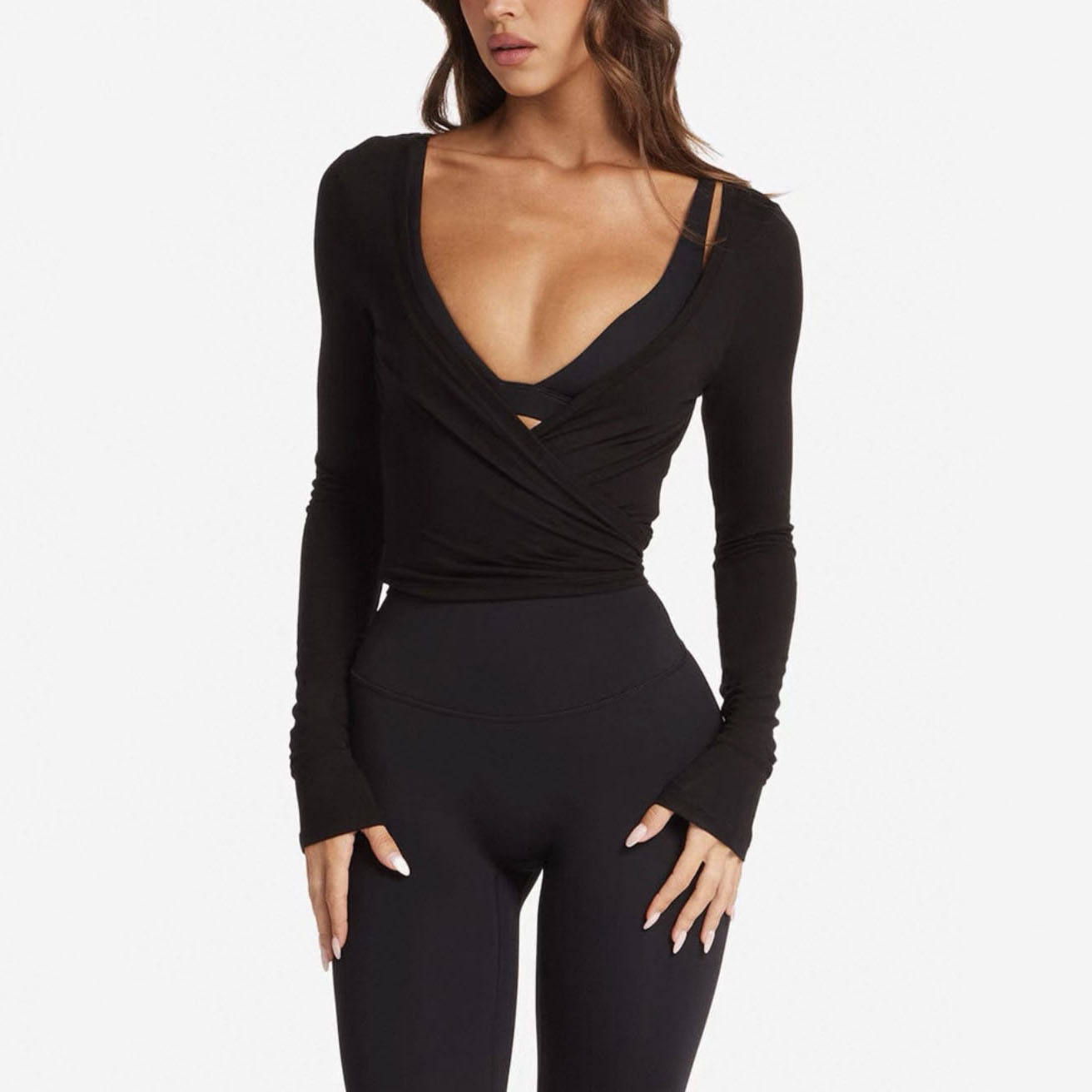 เสื้อครอปผ้าพันสีดำ