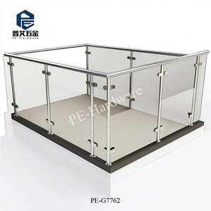 <span class=keywords><strong>Kit</strong></span> de <span class=keywords><strong>balustrade</strong></span> en acier inoxydable au design moderne avec systèmes de garde-corps en verre et main courante pour les appartements du porche avant. - Product Image 3