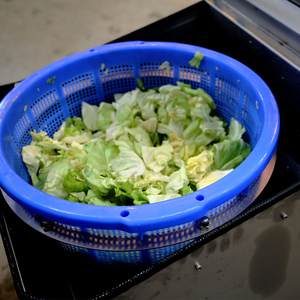 Sécheuse centrifuge automatique à écran tactile PLC pour légumes et <span class=keywords><strong>fruits</strong></span>, séchage rapide, idéale pour la laitue, le chou, les épinards et les salades. - Product Image 5