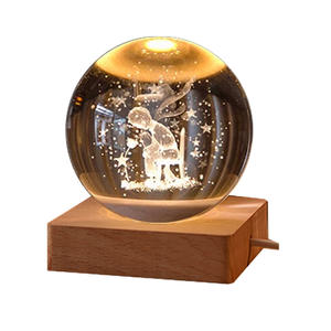 6CM Cristal Usine En Gros <span class=keywords><strong>Personnalisé</strong></span> 3D Laser Gravé <span class=keywords><strong>Boule</strong></span> <span class=keywords><strong>De</strong></span> Verre LED Lumière avec Base En Bois Poli Technique Souvenir Utilisation - Product Image 1