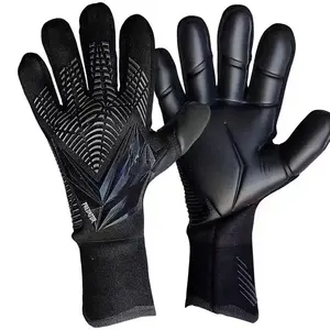 Protective Equipment Waterproof Soccer Goalkeeper Gloves Customized for Soccer Football Training