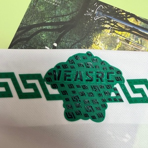 Étiquettes thermocollantes en silicone anti-déchirure et lavables avec motif de lettres irrégulières pour col de vêtement - Product Image 2