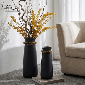 Jarrones de Cerámica Blancos Mate de Diseño Moderno y Lujoso Merlin Living con Espinas Doradas, <span class=keywords><strong>Estilo</strong></span> <span class=keywords><strong>Nórdico</strong></span>, <span class=keywords><strong>Decoración</strong></span> para Sala de Estar y Hogar - Product Image 1