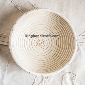 Cesta de fermentación Banneton artesanal para pan de masa madre, tazón redondo de caña natural con forro de tela - Product Image 1