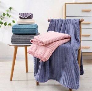Juego de 5 Toallas de Baño de Felpa de Coral de Secado Rápido, Súper Absorbentes y de Alta Absorción para Playa, Piscina, Viajes y Ducha - Product Image 1