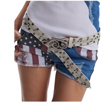 Ceinture en cuir PU cloutée pour homme, motif partition musicale rétro, boucle plaquée chevron antique, idéale pour les jeans et le quotidien