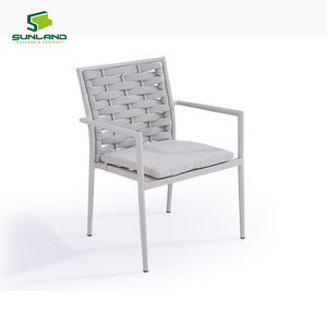 Set di Sedie da Pranzo Helen con Braccioli, Telaio in Alluminio e Intreccio in Corda di Gomma, per Patio, Giardino, Terrazza, Arredamento da Esterno - Product Image 6