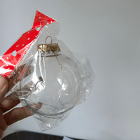 Conception claire 8cm PVC ornements en plastique de noël boules boules maison suspendus décoratifs en mousse PET cadeaux avec des techniques d'impression
