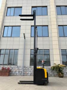 Nueva llegada 1000 kg 1500kg 2000kg 4,5 m 5M 6m Apilador de palés eléctrico Triple mástil con motor de accionamiento de CA Apilador de carretillas elevadoras eléctricas - Product Image 5