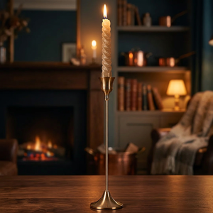 Candelabro Clásico de Latón Hecho a Mano para Decoración del Hogar en Pascua y Cumpleaños, para Comedor, Sala de Estar y Dormitorio - Product Image 3
