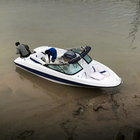 Yacht de luxe en fibre de verre, bateau de pêche sportive, bateau de tourisme, bateau rapide, bateau de patrouille, bateau d'assaut à moteur hors-bord soudé