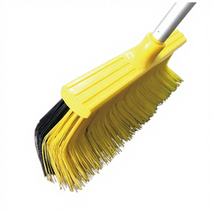 Nouveau style, râteau-balai d'extérieur durable en aluminium avec poils en PVC courbés pour un nettoyage pratique des recoins - Product Image 1